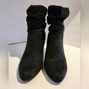 Fioni Black Sued Heeled Boots